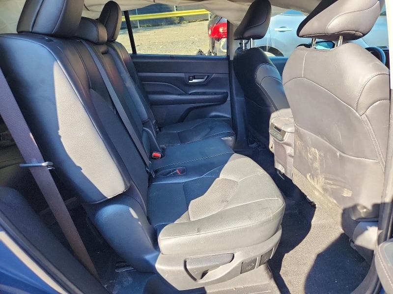2024 TOYOTA GRAND HIGHLANDER XLE 11