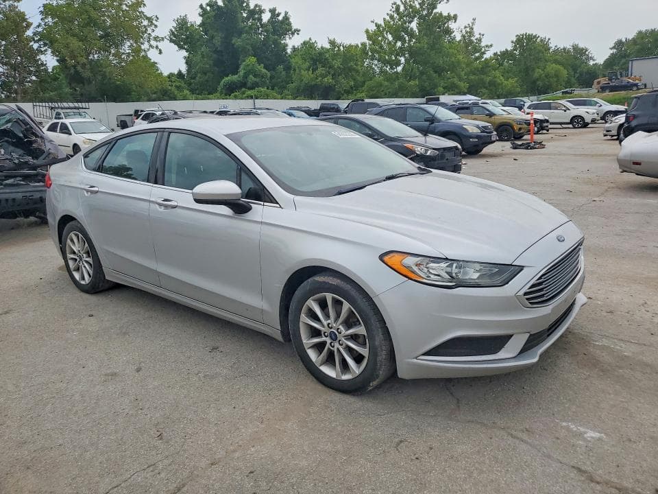 2017 FORD FUSION SE 4