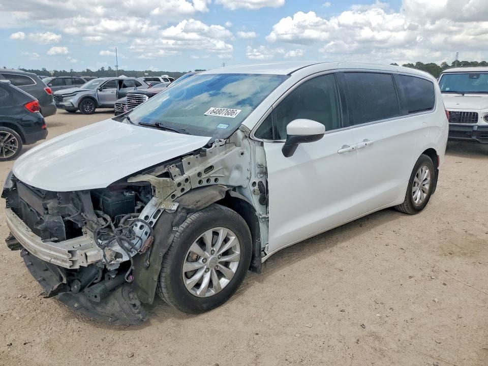 2017 CHRYSLER PACIFICA TOURING - 1
