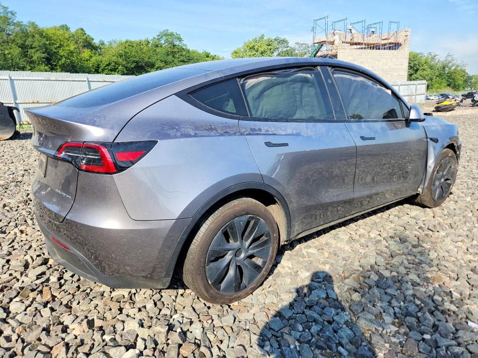 2025 TESLA MODEL Y 3
