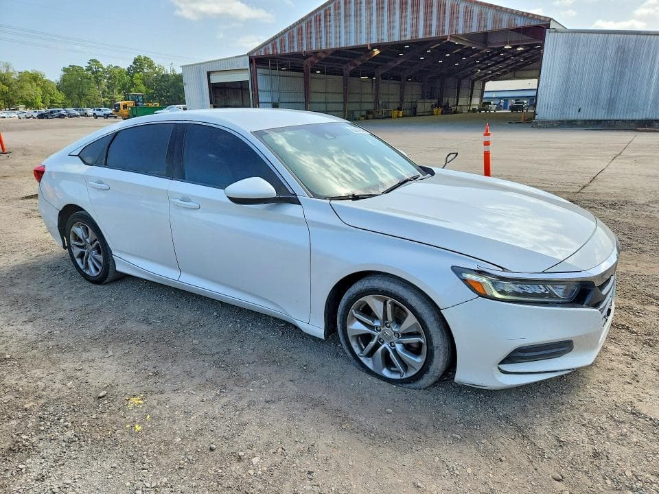 2018 HONDA ACCORD LX 4