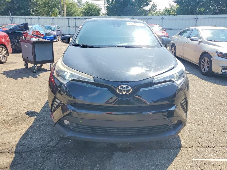 2018 TOYOTA C-HR XLE 5