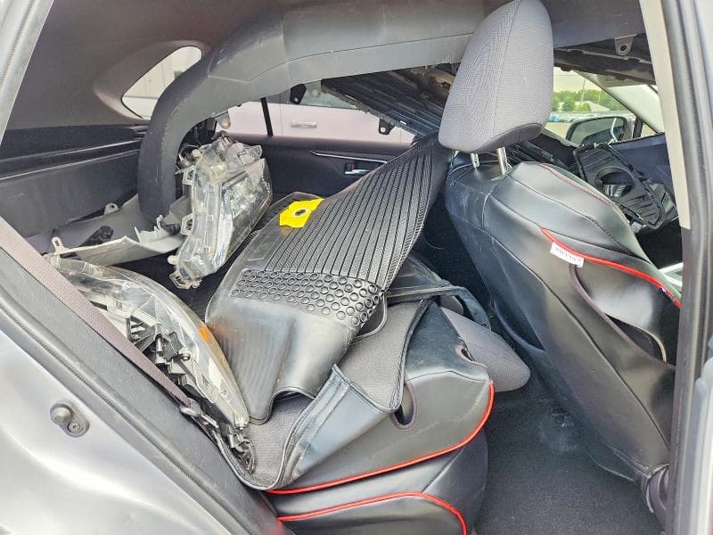 2019 TOYOTA RAV4 XLE 10