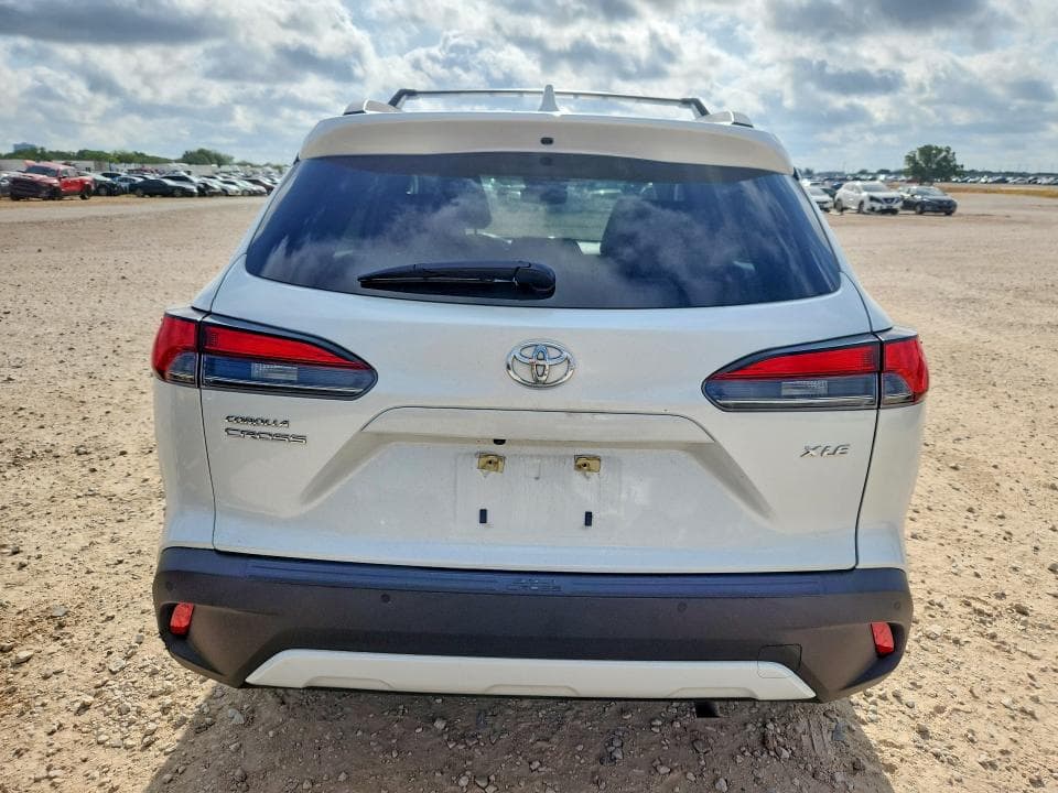 2024 TOYOTA COROLLA CROSS XLE 6