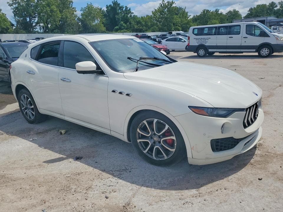2017 MASERATI LEVANTE 4