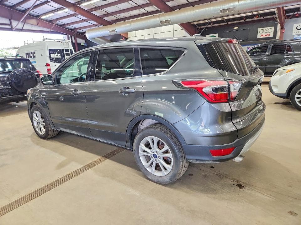 2017 FORD ESCAPE SE 2
