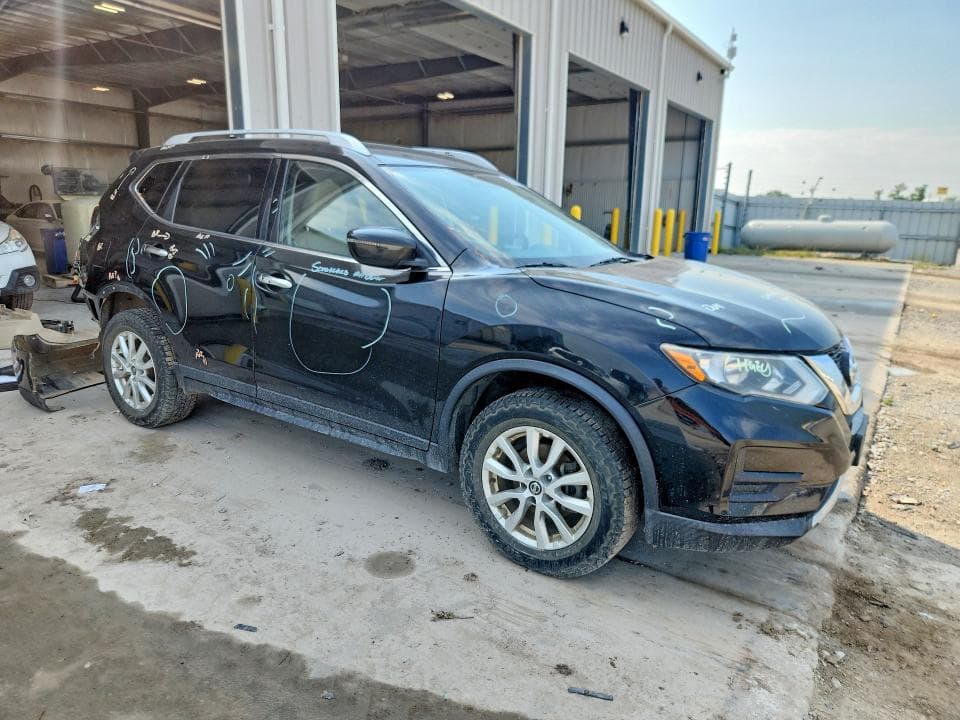 2017 NISSAN ROGUE SV 4