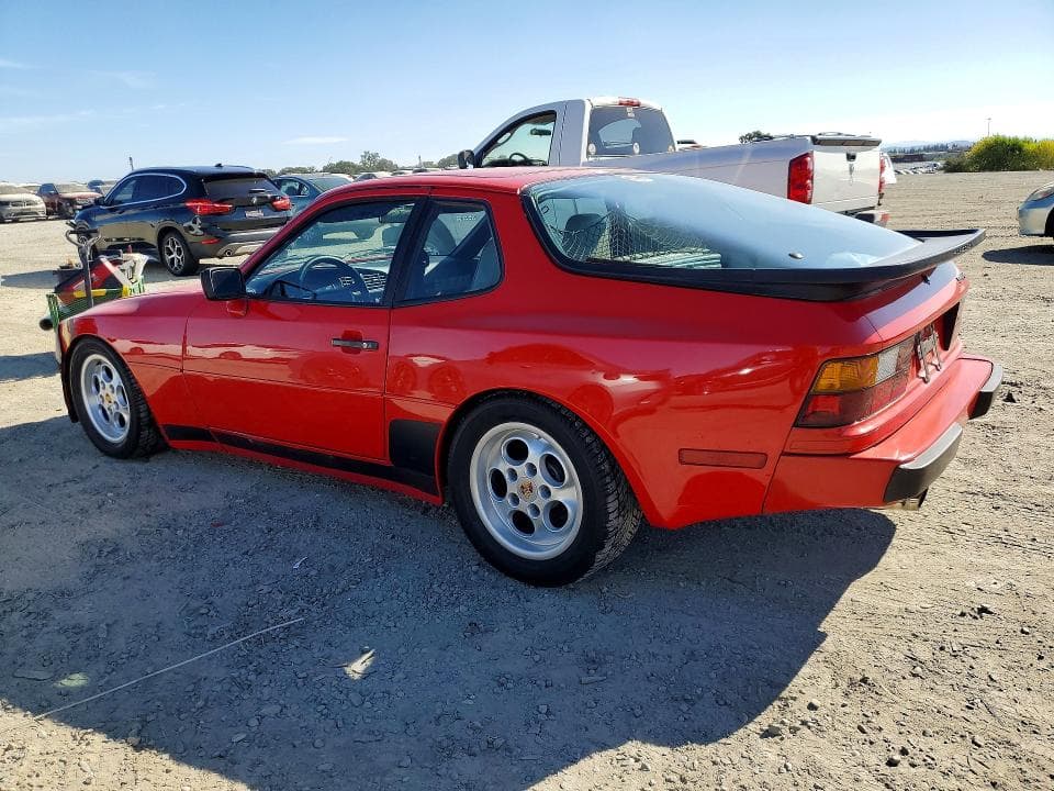 1986 PORSCHE 944 2