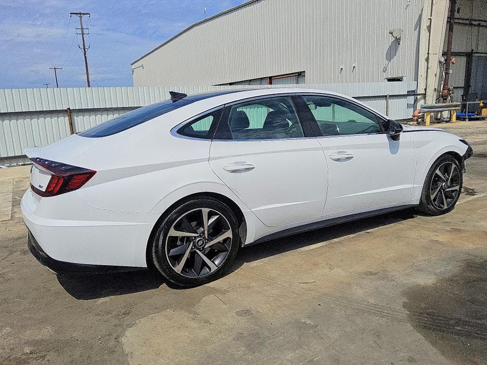 2023 HYUNDAI SONATA SEL PLUS 3