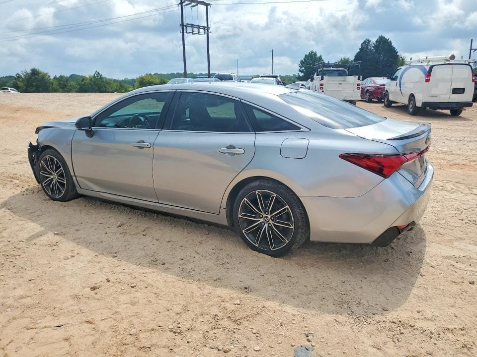 2020 TOYOTA AVALON XSE 2