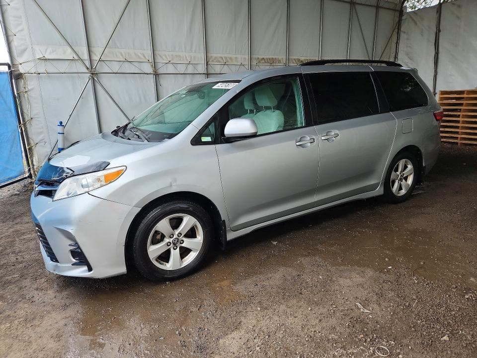 2019 TOYOTA SIENNA LE - 1