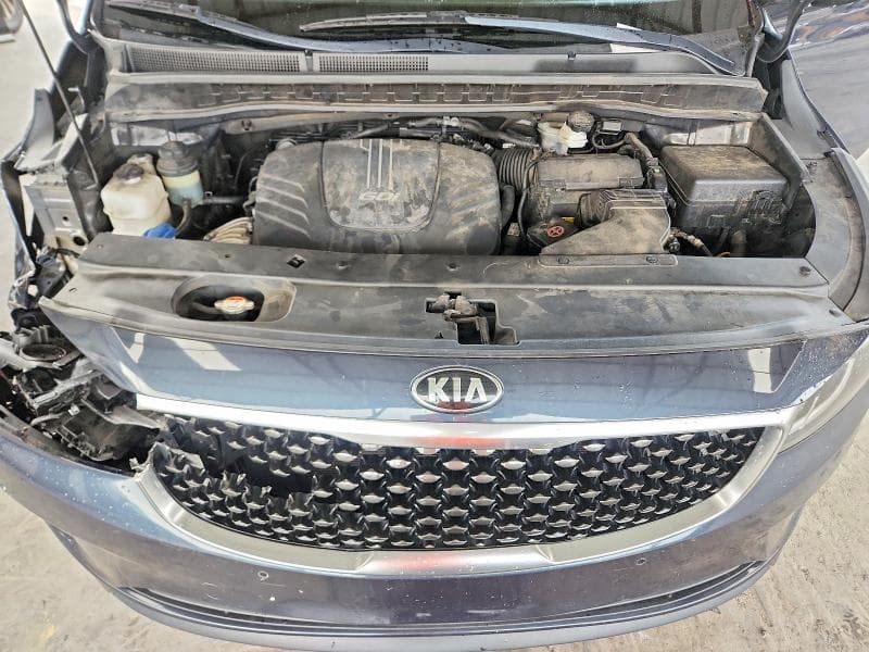 2017 KIA SEDONA LX 12