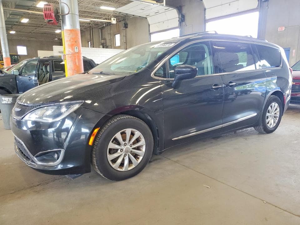 2017 CHRYSLER PACIFICA TOURING L - 1