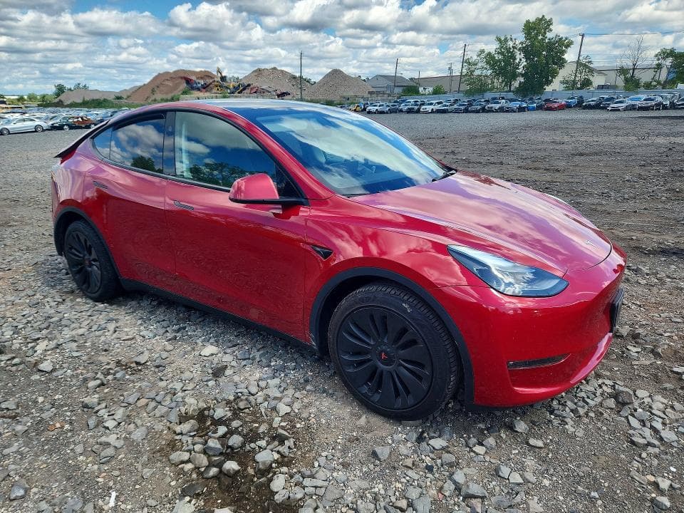 2023 TESLA MODEL Y 4