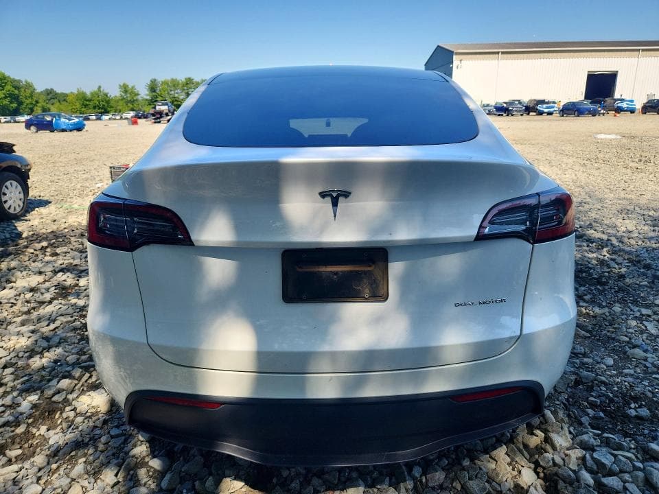2023 TESLA MODEL Y 6