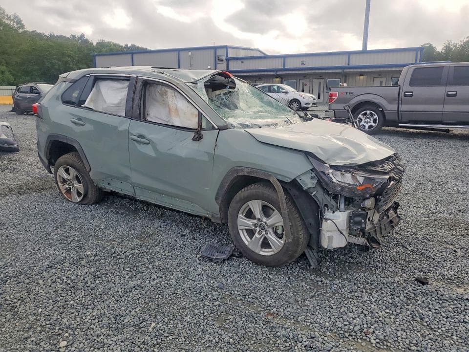 2019 TOYOTA RAV4 XLE 4