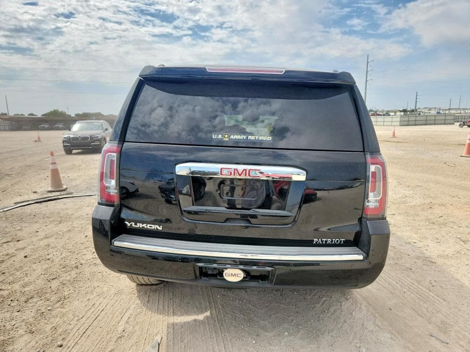2018 GMC YUKON DENALI 6