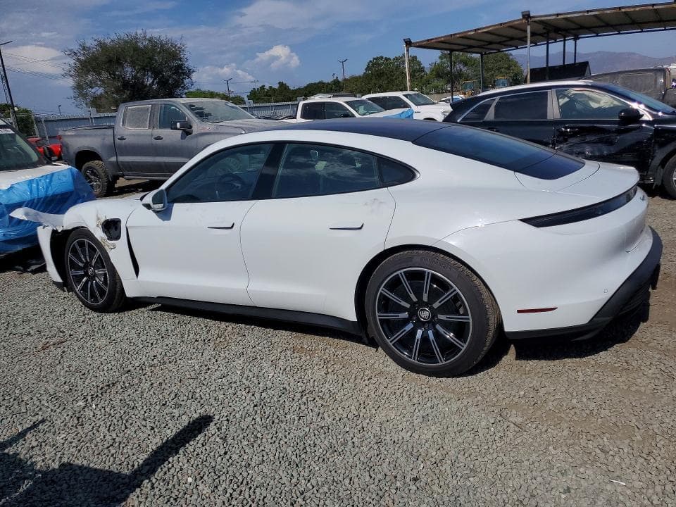 2021 PORSCHE TAYCAN 2