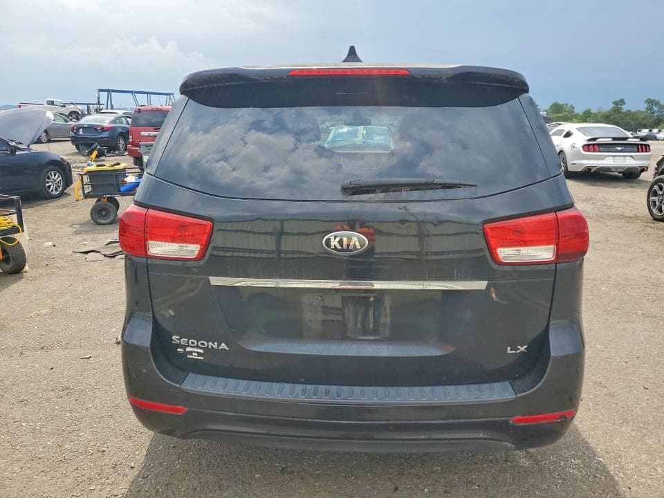 2017 KIA SEDONA LX 6