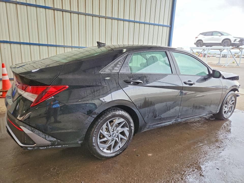 2024 HYUNDAI ELANTRA SEL 3