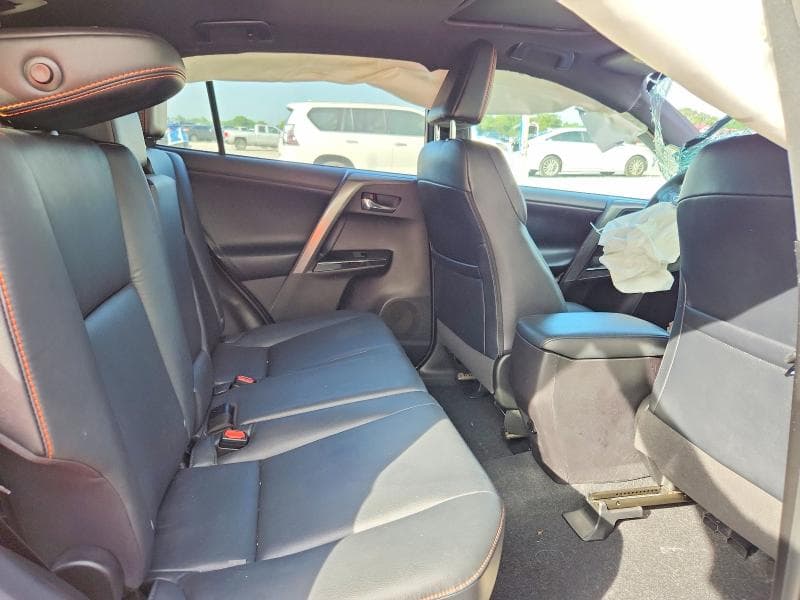 2017 TOYOTA RAV4 SE 11