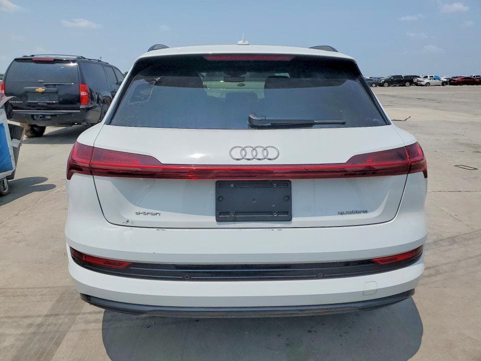 2022 AUDI E-TRON PREMIUM 6