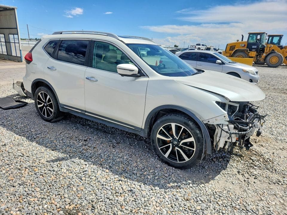 2017 NISSAN ROGUE SL 4