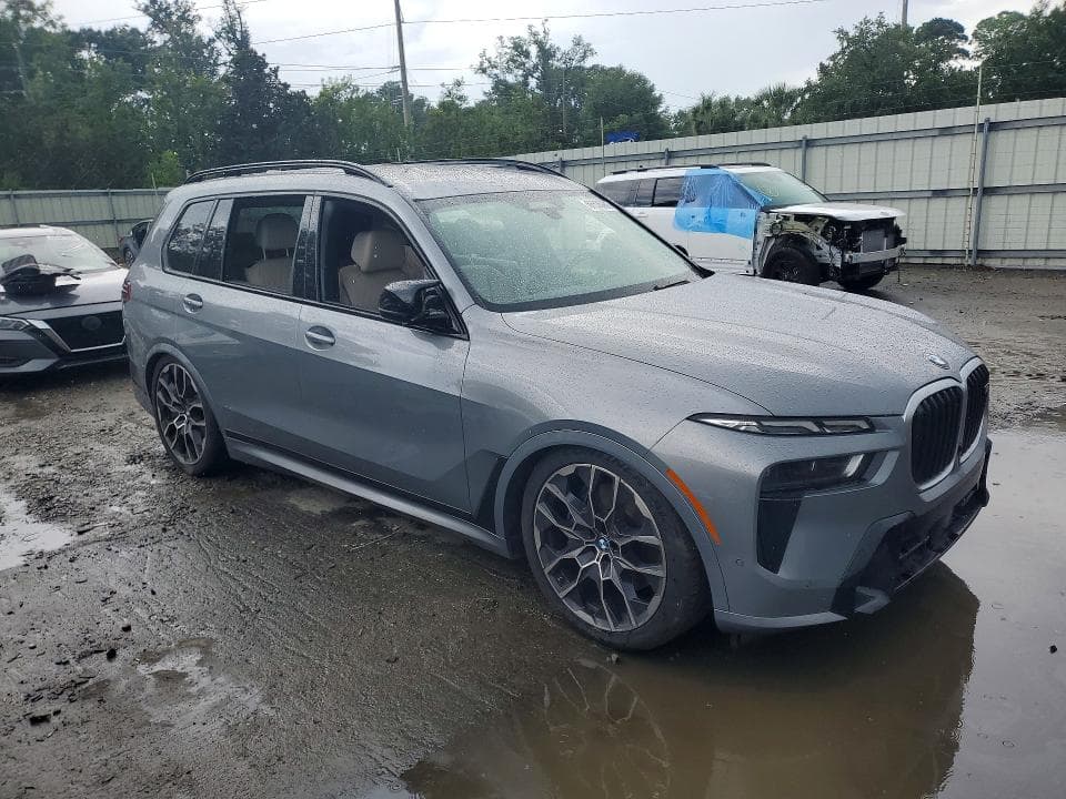 2023 BMW X7 M60I 4