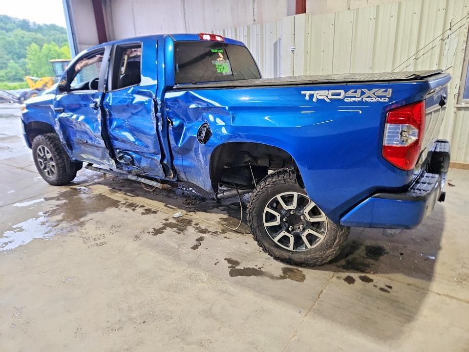 2017 TOYOTA TUNDRA SR5 2