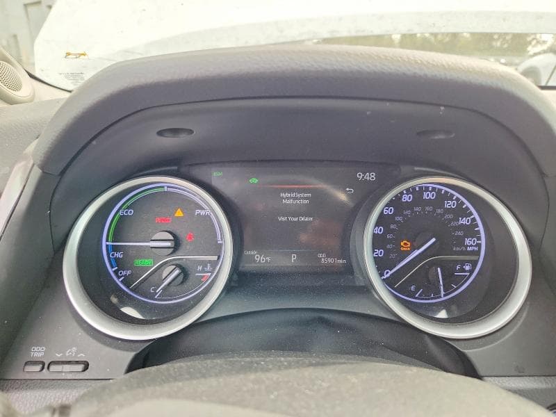 2021 TOYOTA CAMRY XLE 9
