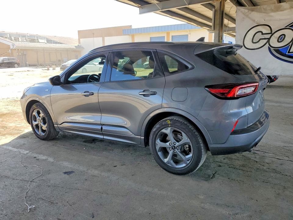 2023 FORD ESCAPE ST LINE 2