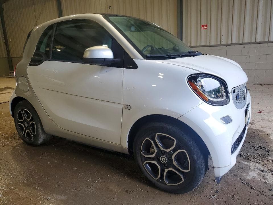 2018 SMART FORTWO 4