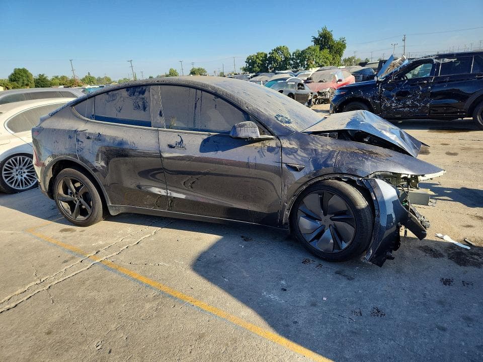 2026 TESLA MODEL Y 7