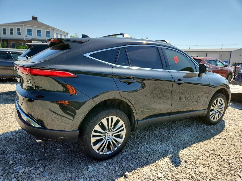2022 TOYOTA VENZA XLE 3