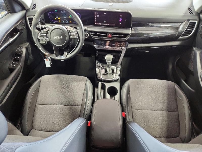2025 KIA SELTOS S 8