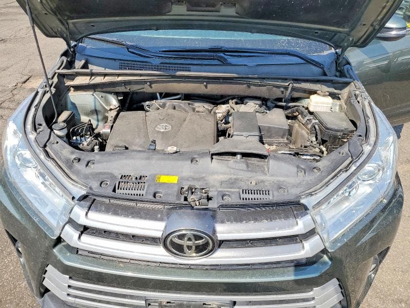 2017 TOYOTA HIGHLANDER XLE 11