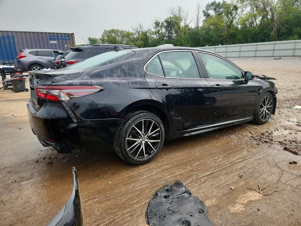 2024 TOYOTA CAMRY SE 3