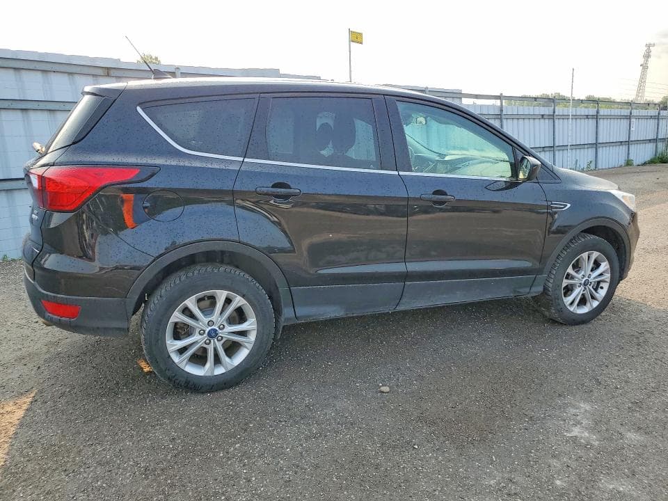2019 FORD ESCAPE SE 3