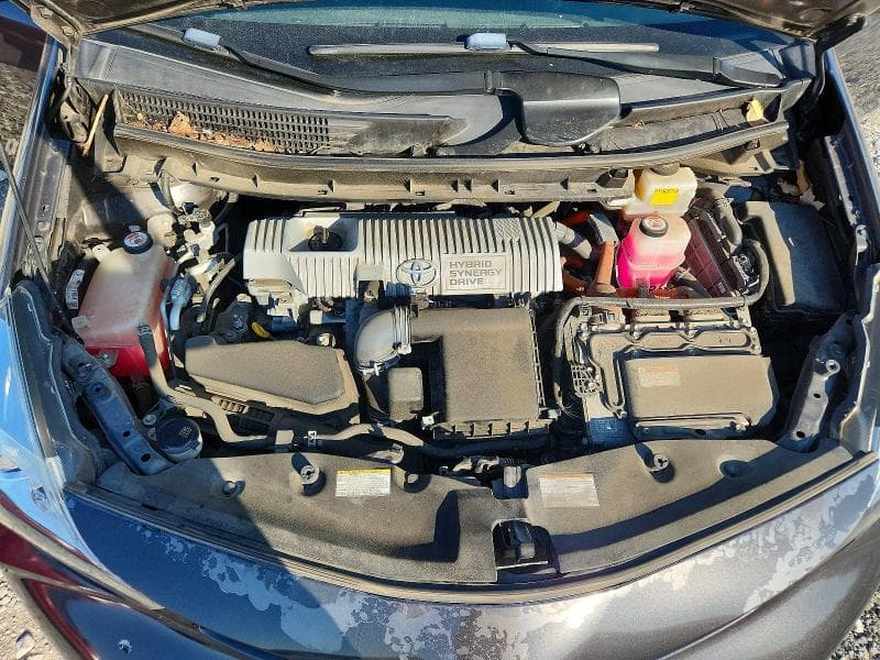 2017 TOYOTA PRIUS V TWO 11