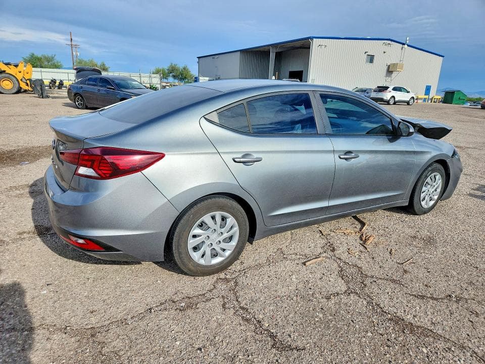 2019 HYUNDAI ELANTRA SE 3