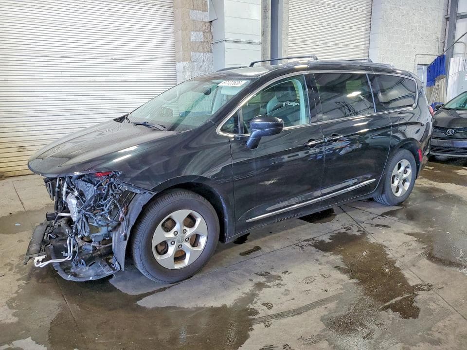 2017 CHRYSLER PACIFICA TOURING L PLUS