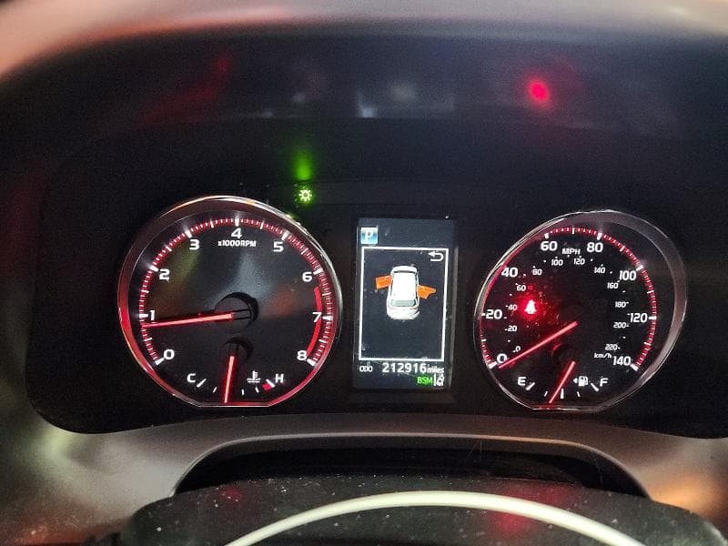 2018 TOYOTA RAV4 SE 9