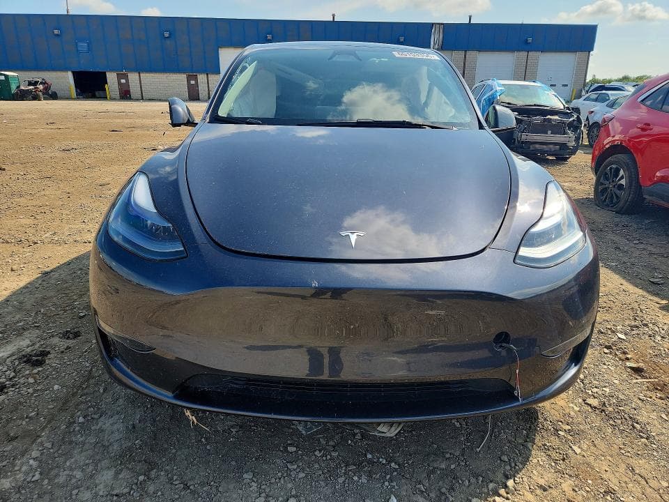 2025 TESLA MODEL Y 5