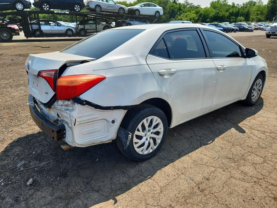 2018 TOYOTA COROLLA LE 3
