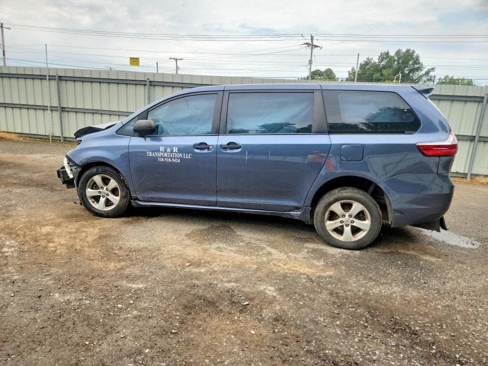 2017 TOYOTA SIENNA L 7-PASSENGER 2