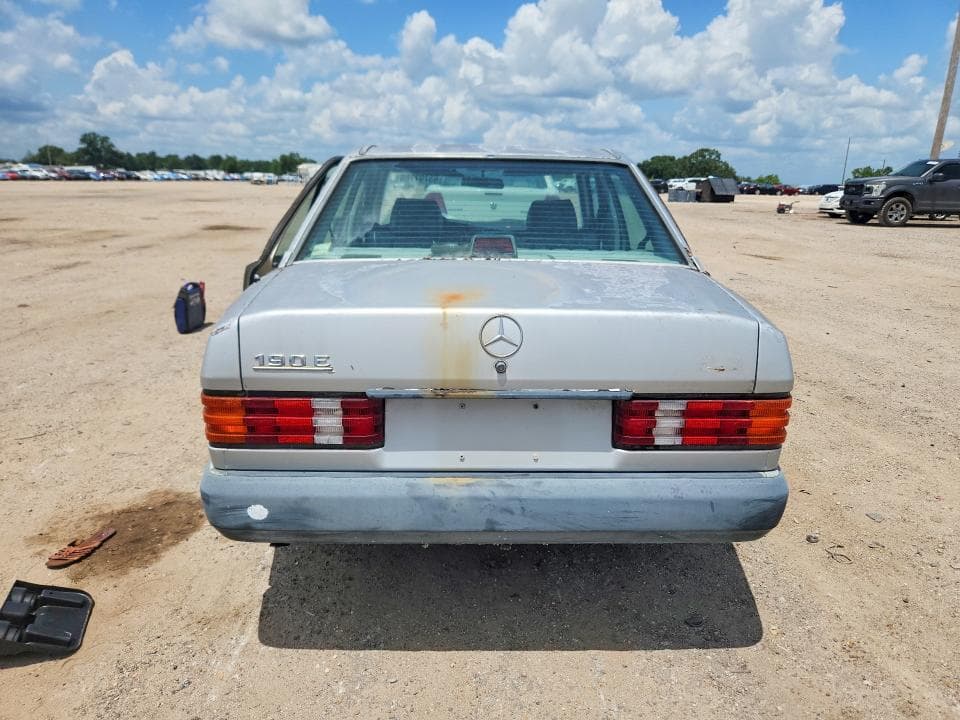 1986 MERCEDES-BENZ 190 E 2.3 6