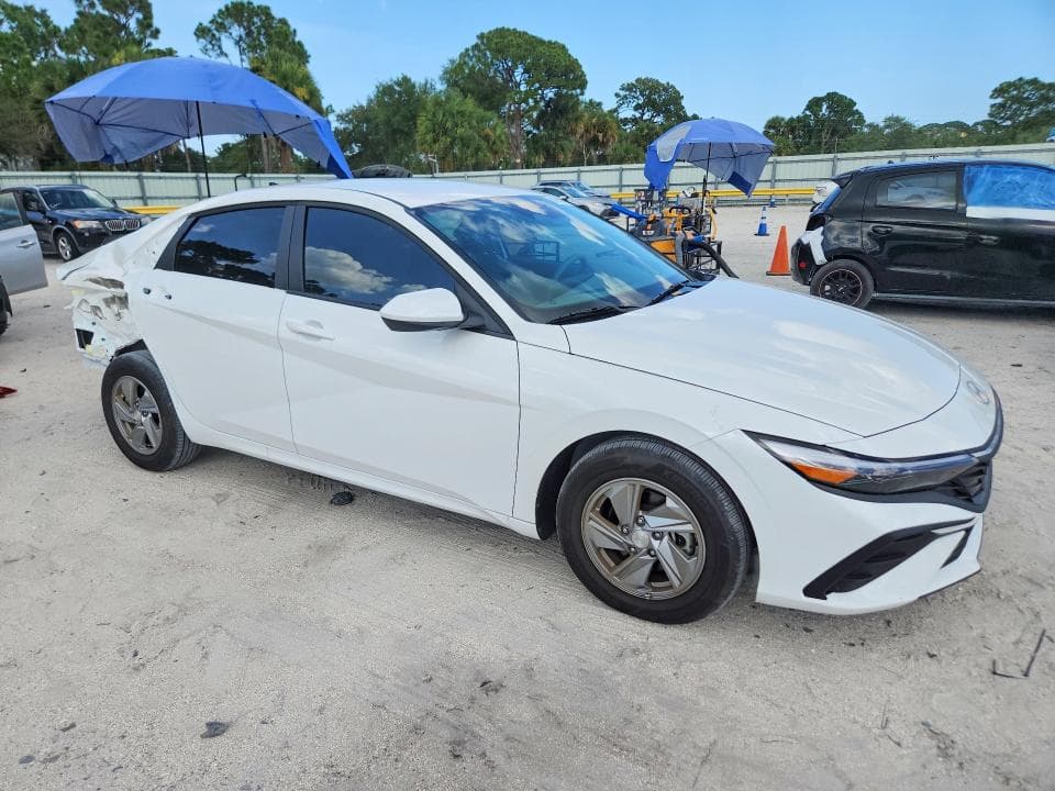 2026 HYUNDAI ELANTRA SE 4
