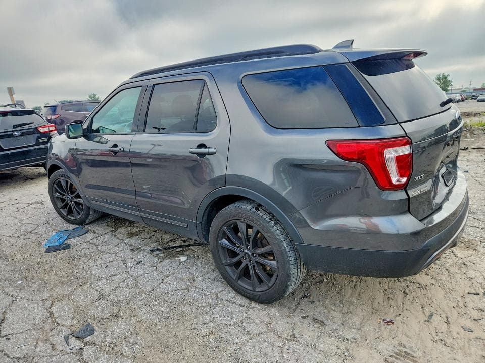 2017 FORD EXPLORER XLT 2