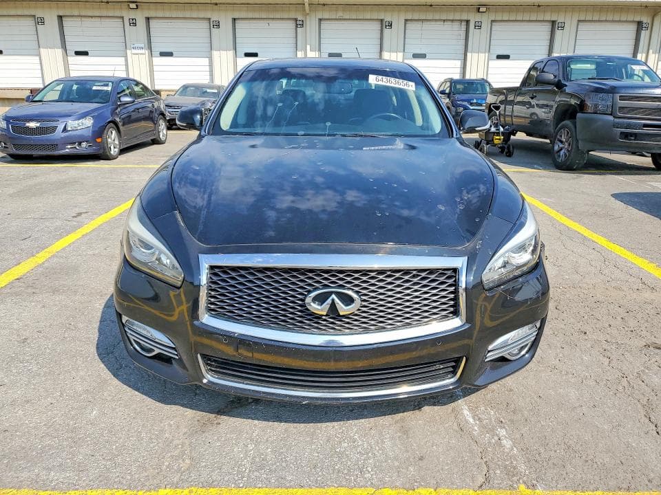 2017 INFINITI Q70 3.7 5