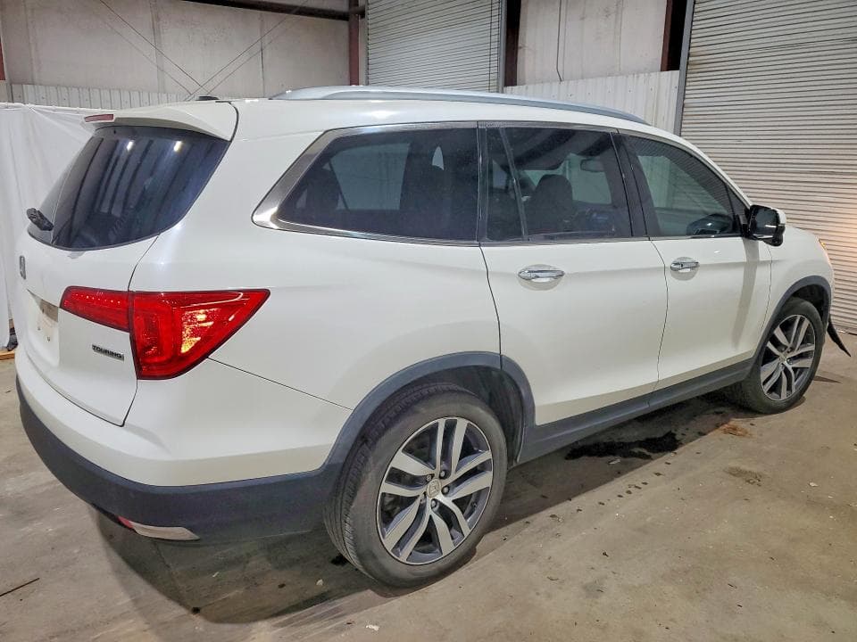 2018 HONDA PILOT TOURING 3